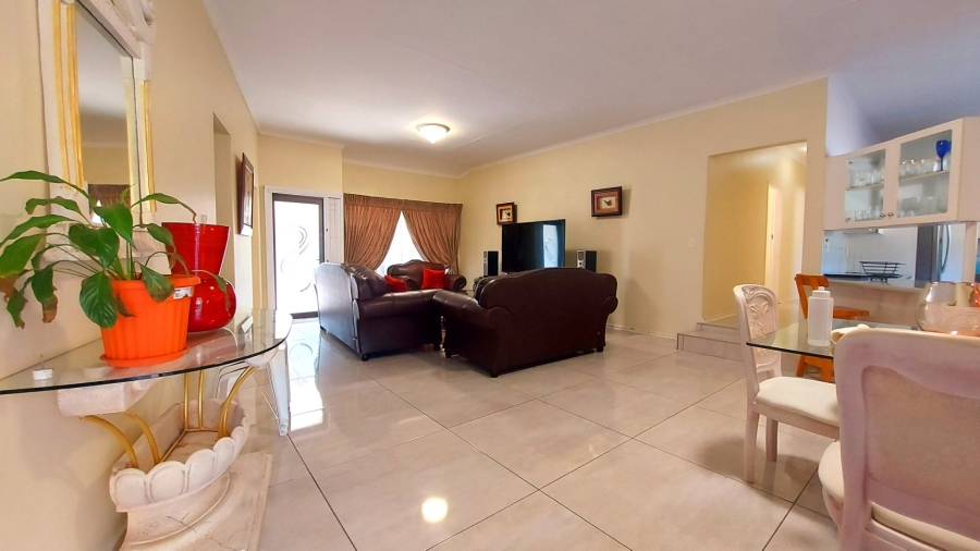 4 Bedroom Property for Sale in Melodie North West